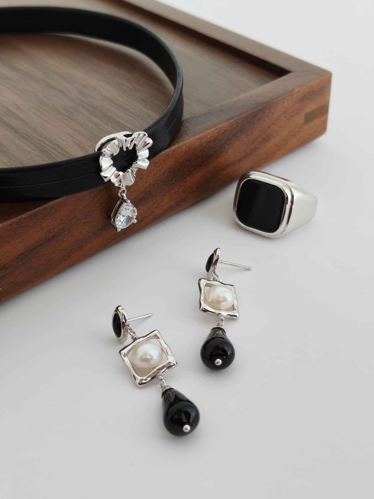 S925 Silver Pearl & Onyx Earrings with Velvet Choker Set
