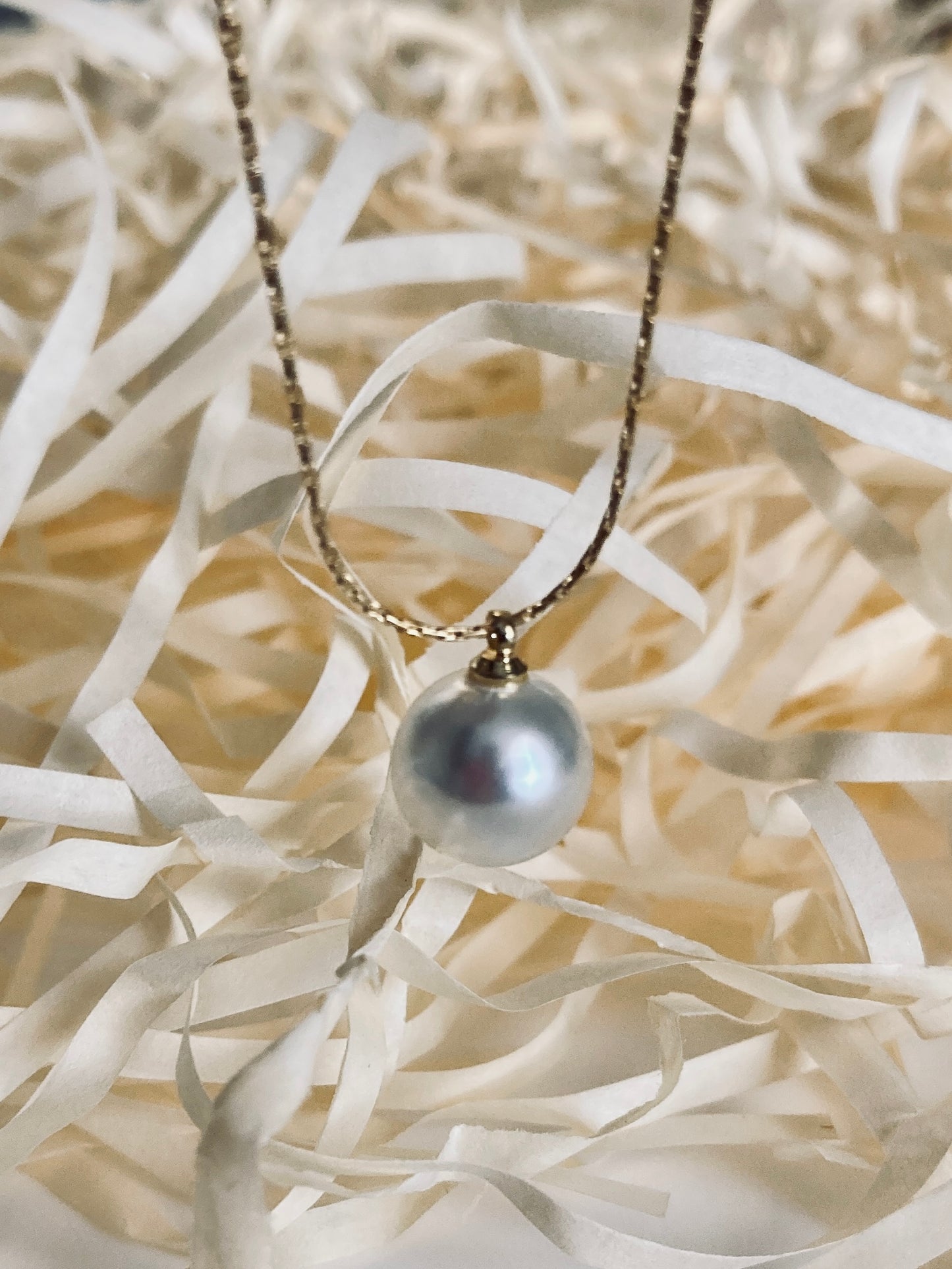 Single pearl necklace