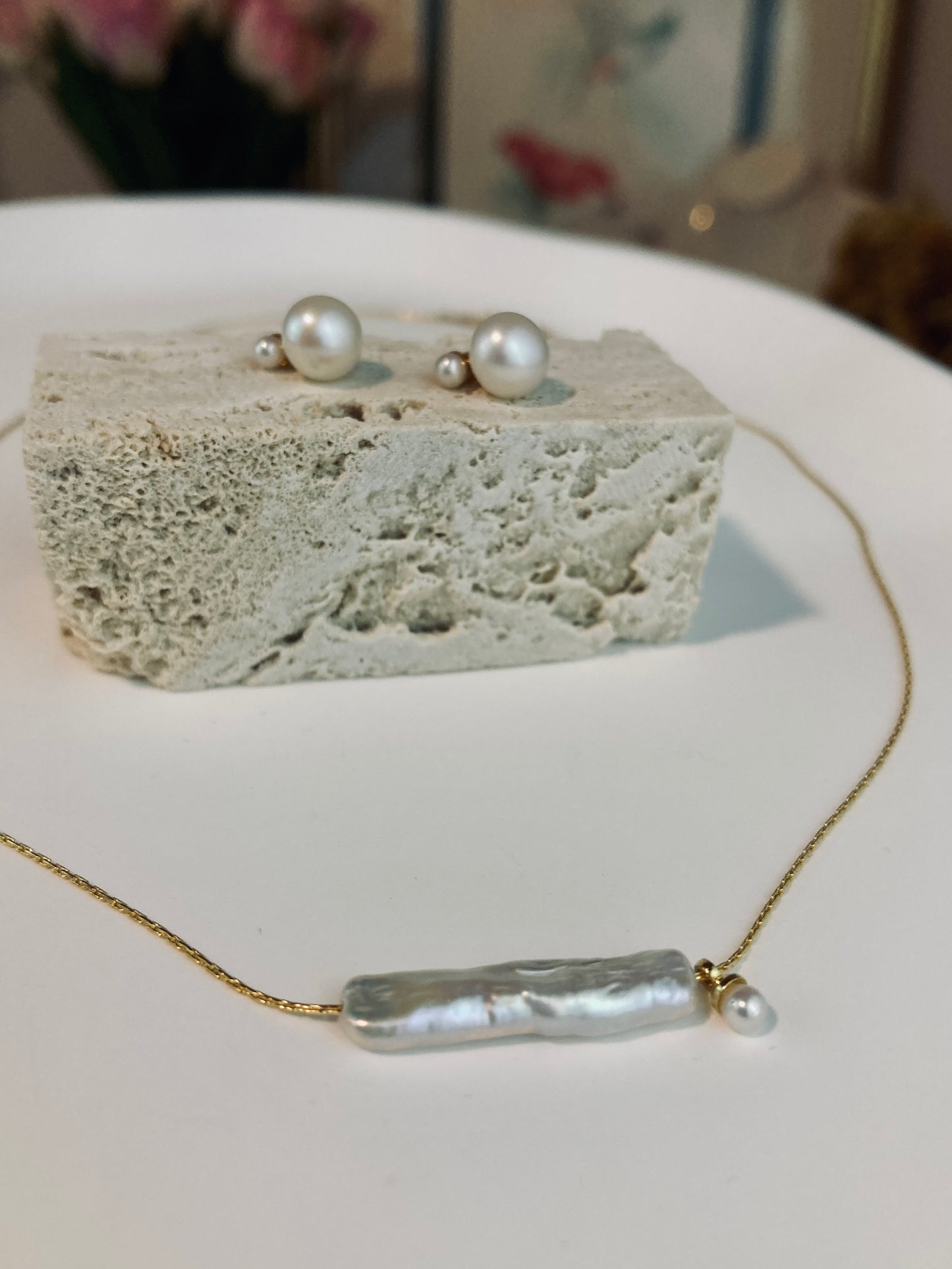 Baroque long pearl necklace