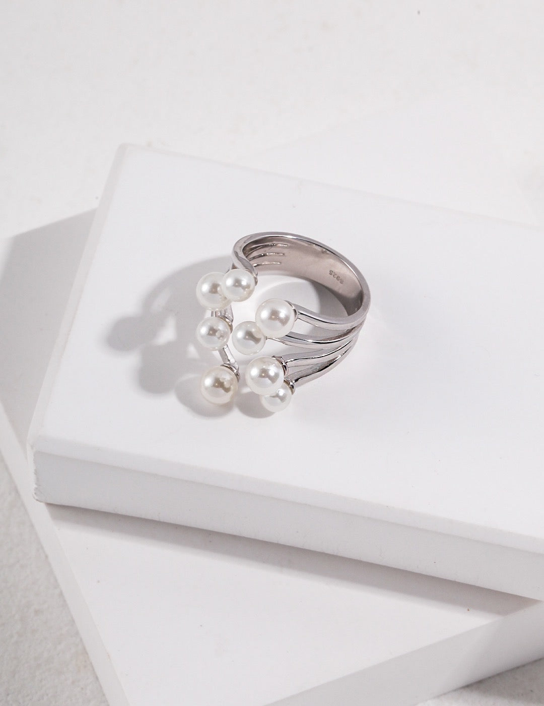 Pearl flower ring