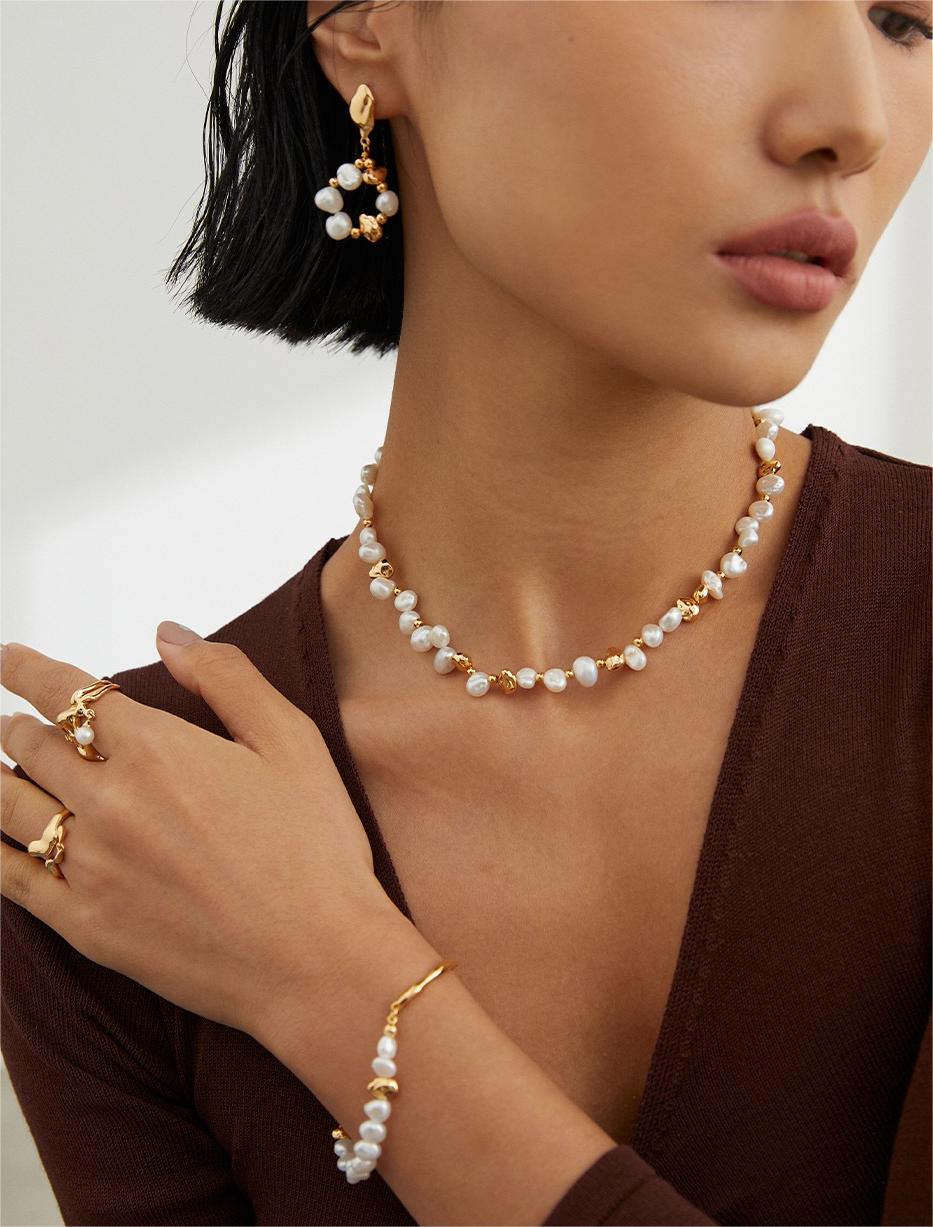 Wreath Pearl Earrings