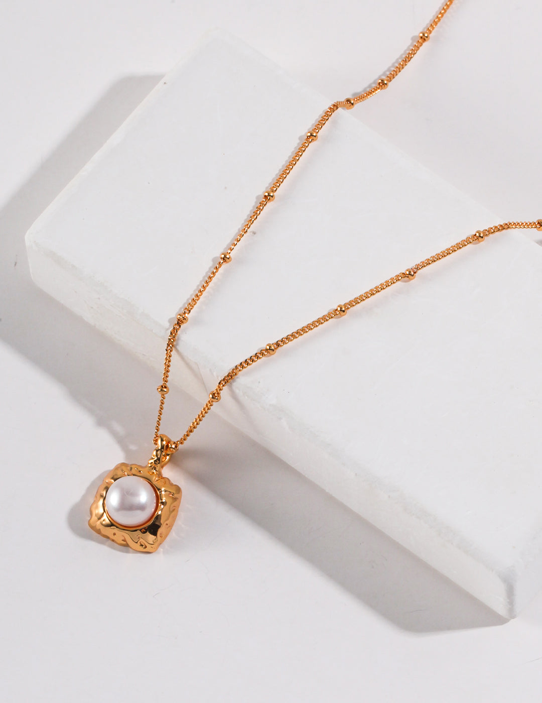 Lustre Elegance Pendant Necklace