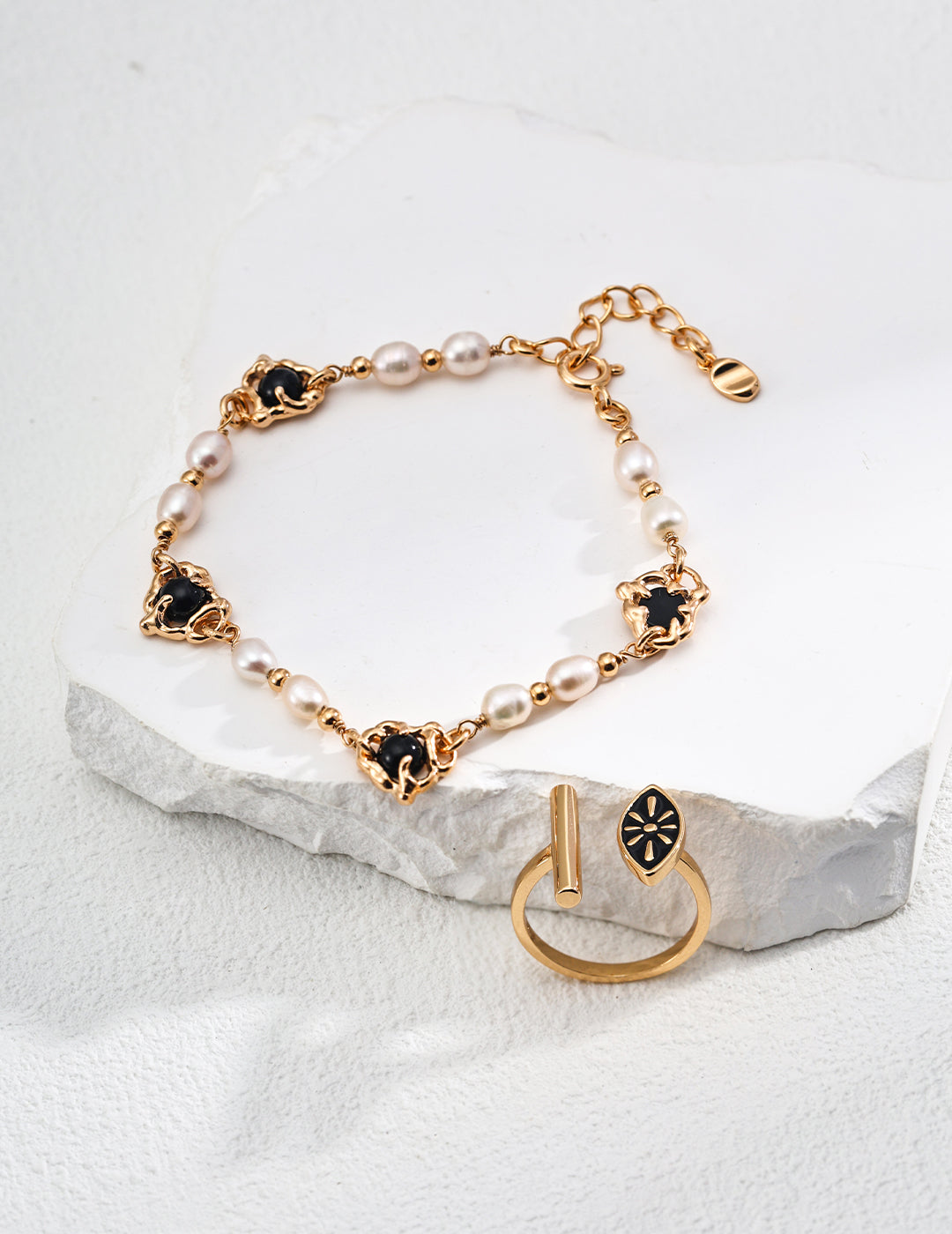 Black Agate and Pearl Bracelet