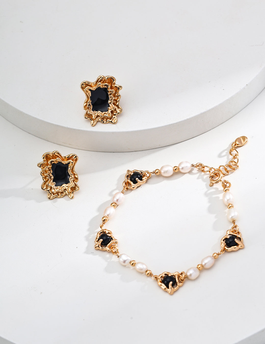 Black Agate and Pearl Bracelet