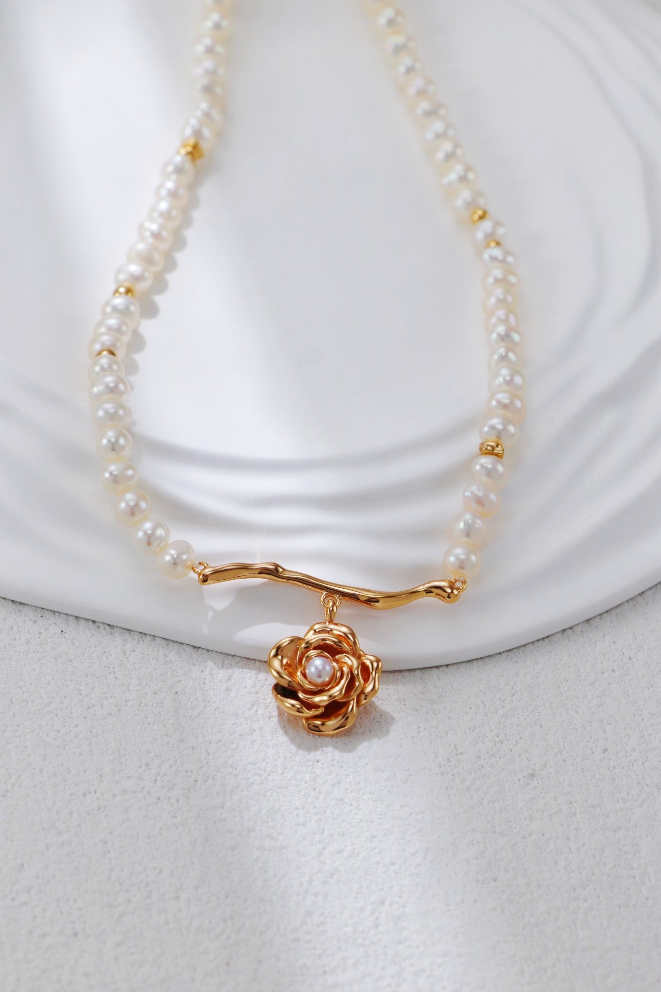 Vintage Gold Rose Pendant Pearl Necklace – S925 Silver