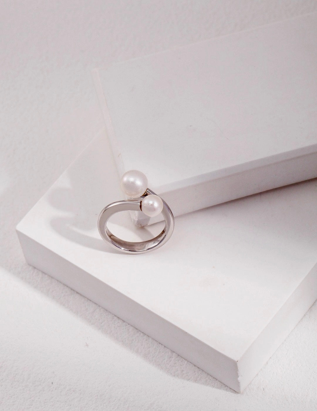 Luna Pearl Duo Ring