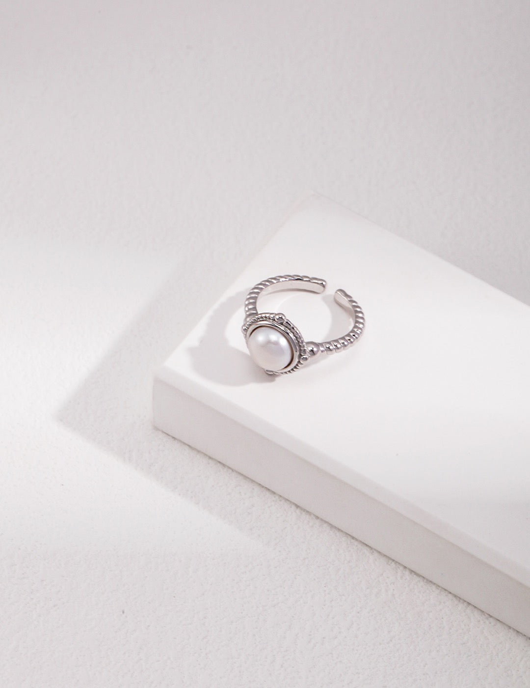 Pearl Ring - Mirror