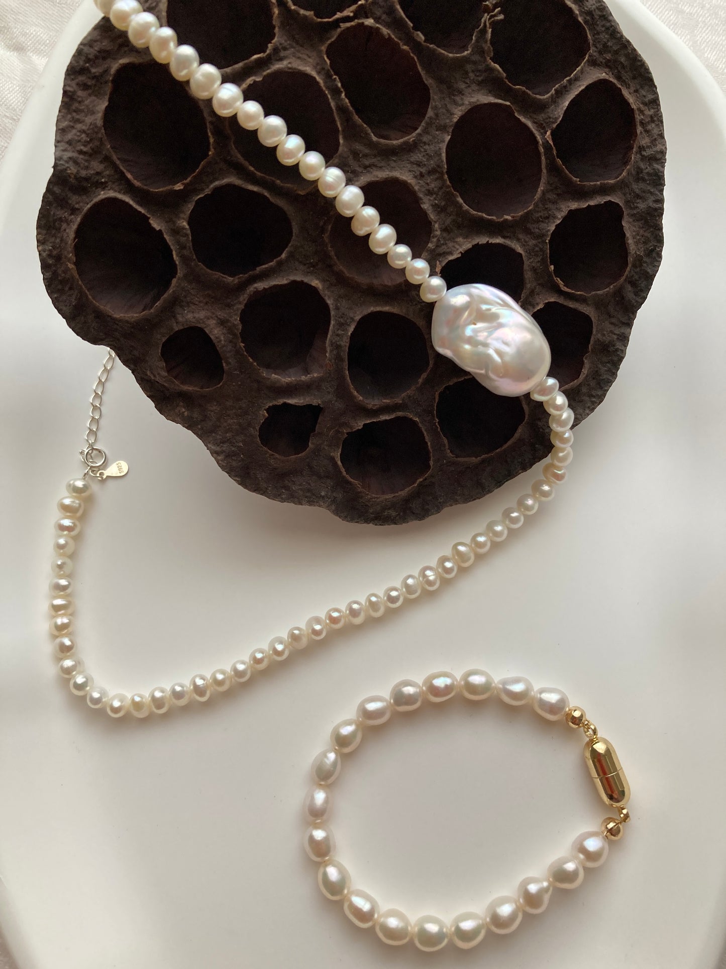 Pearl bracelet