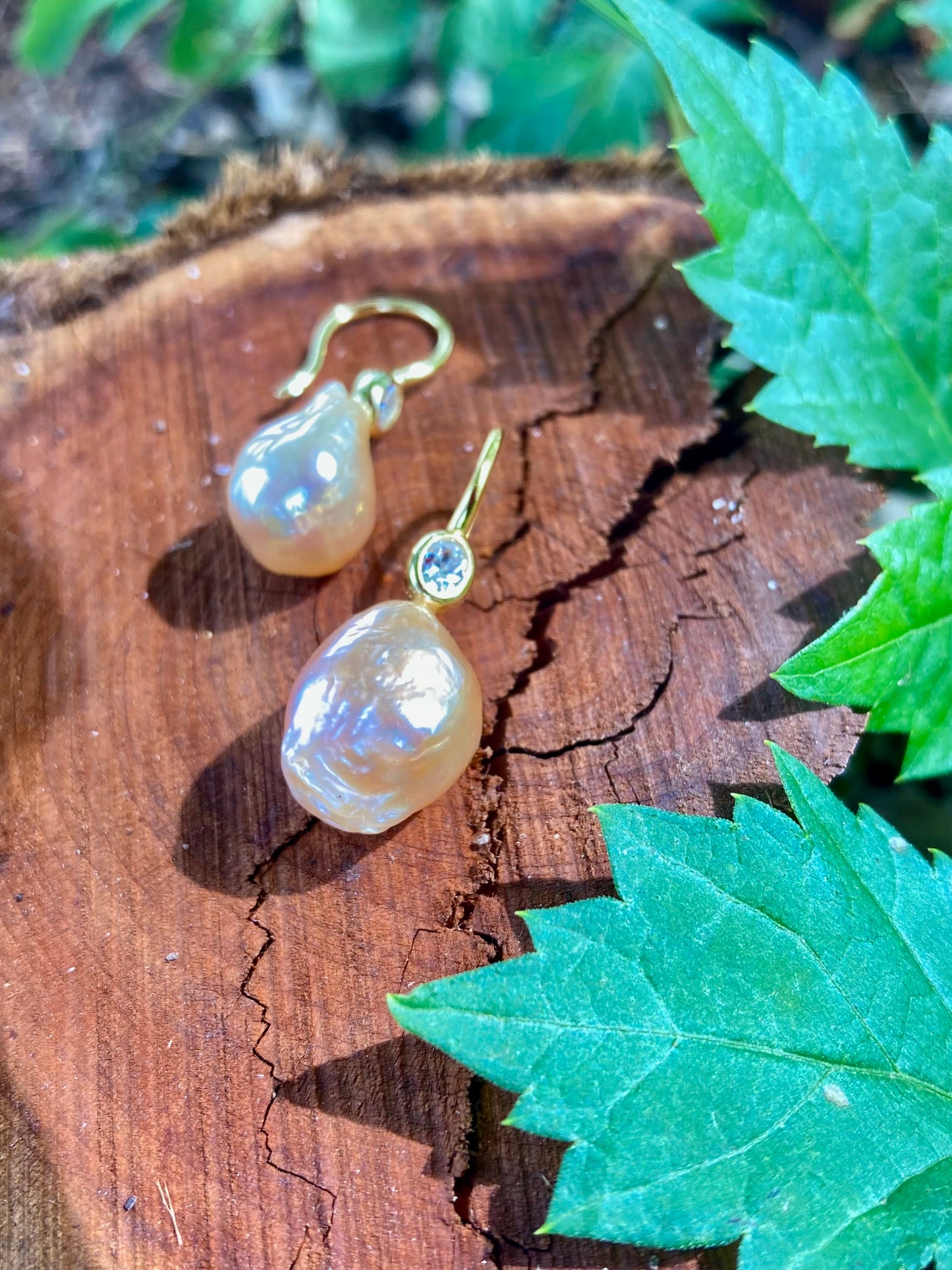 Flake Pearl Earrings