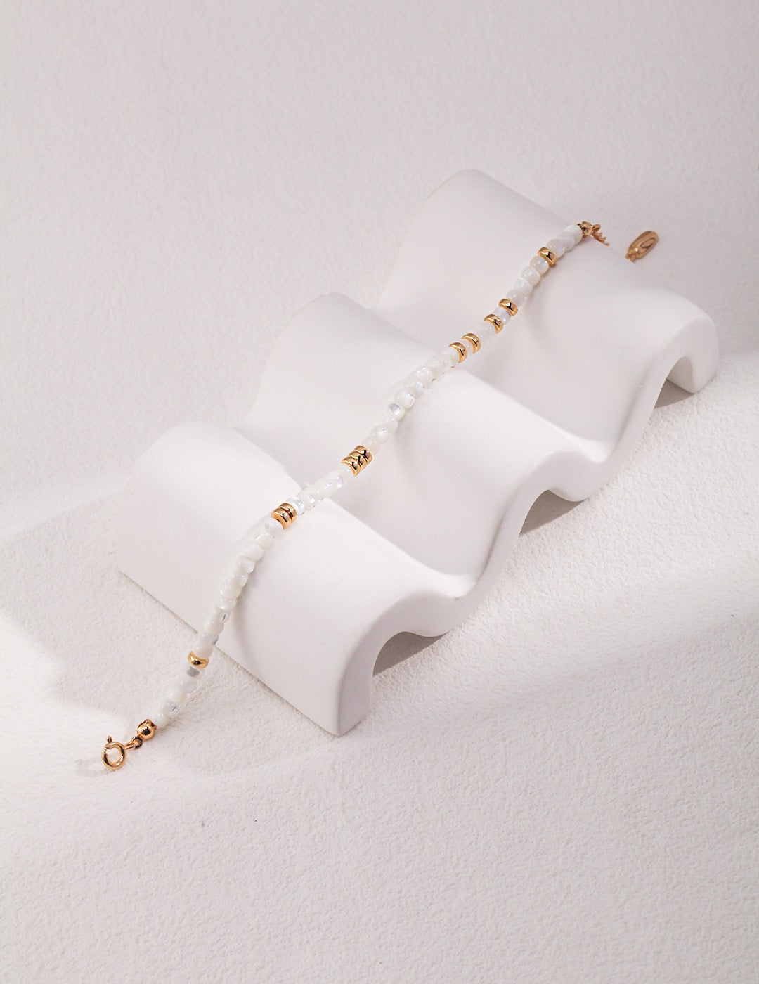 Dainty Shell Bead Bracelet – S925 Silver & Natural Silver Shell with Gold Accents