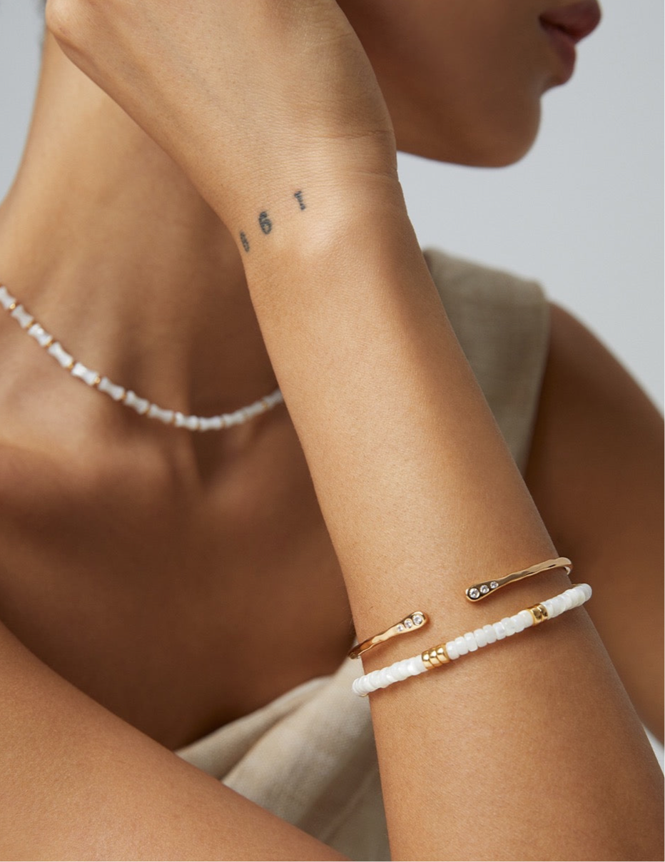 Dainty Shell Bead Bracelet – S925 Silver & Natural Silver Shell with Gold Accents