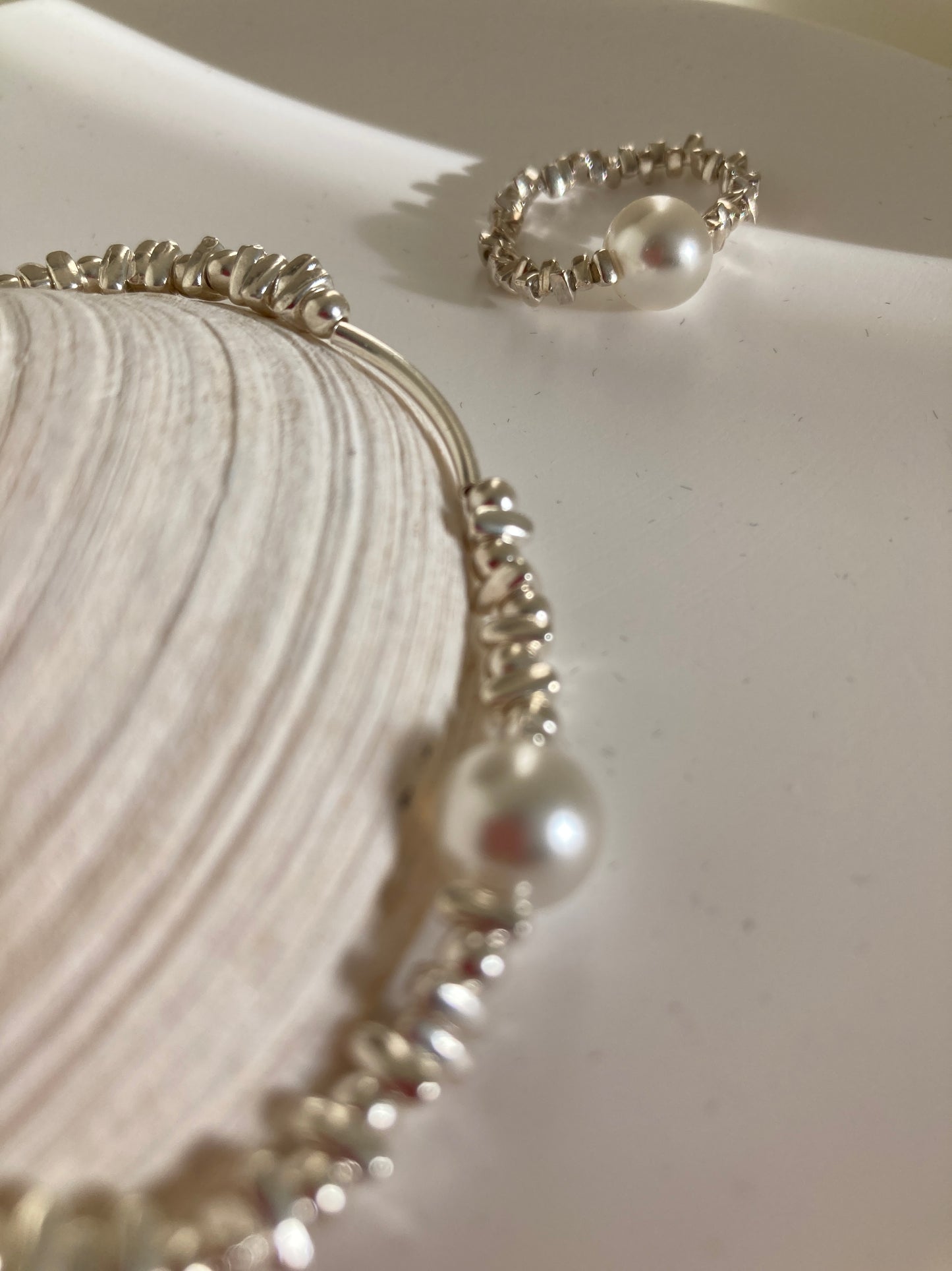 Pearl and silver chip bracelet
