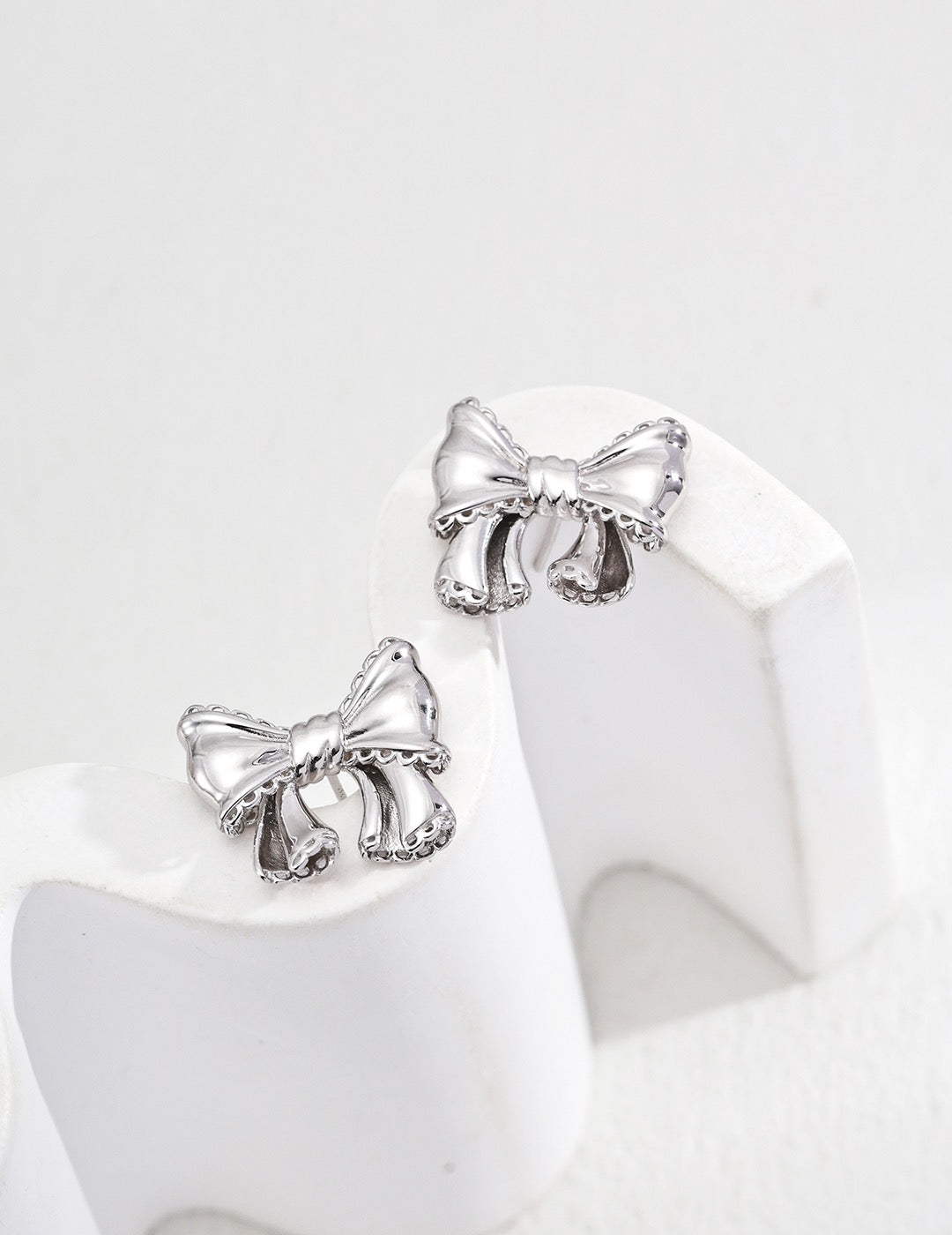 Bow Pearl Necklace and Studs