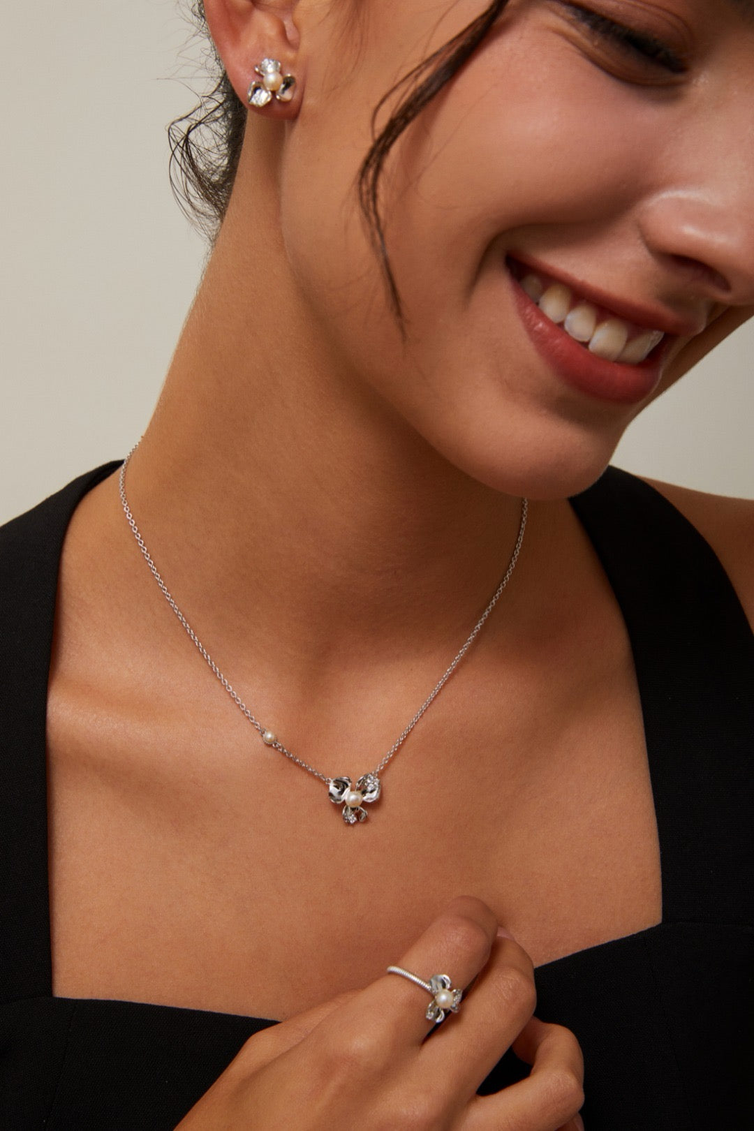 Pearl and Silver Flower Ring