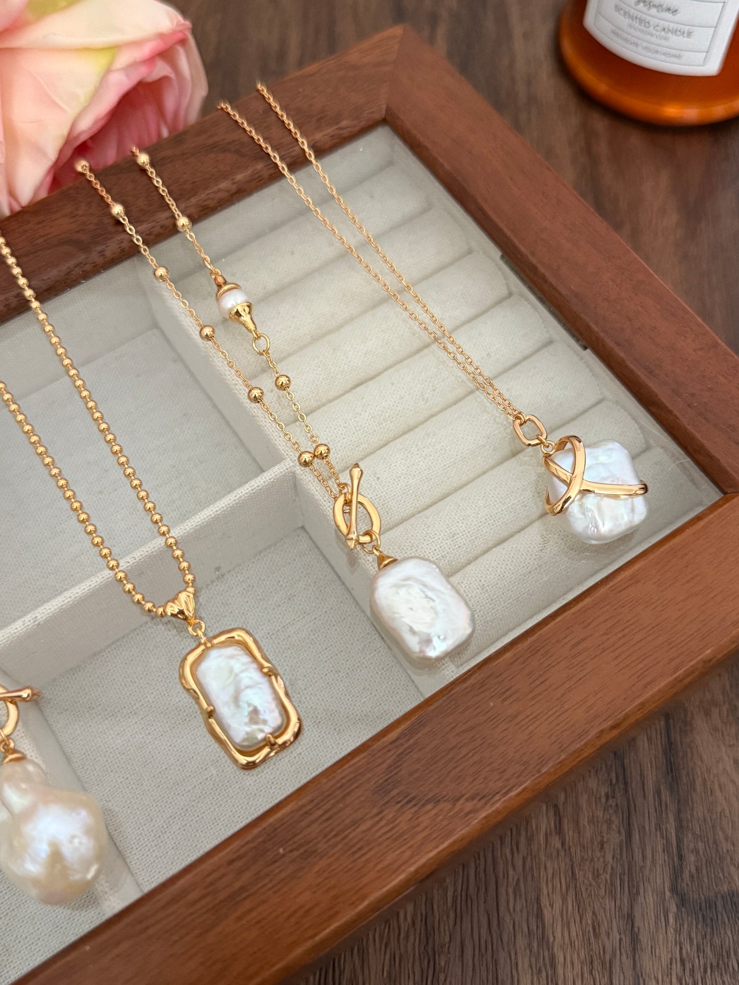 Regal Frame Baroque Pearl Set
