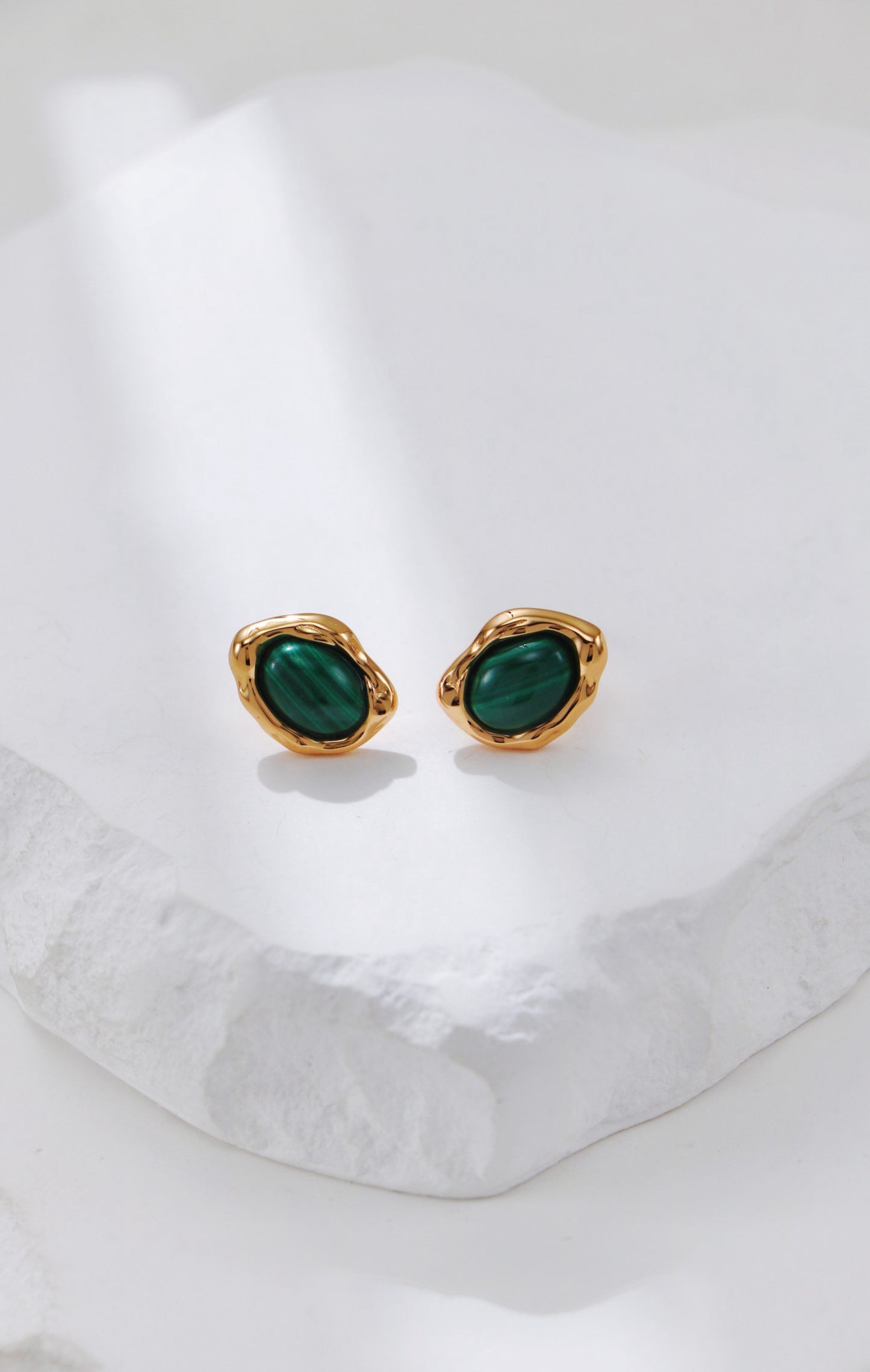 Malachite/White Magnesite Studs