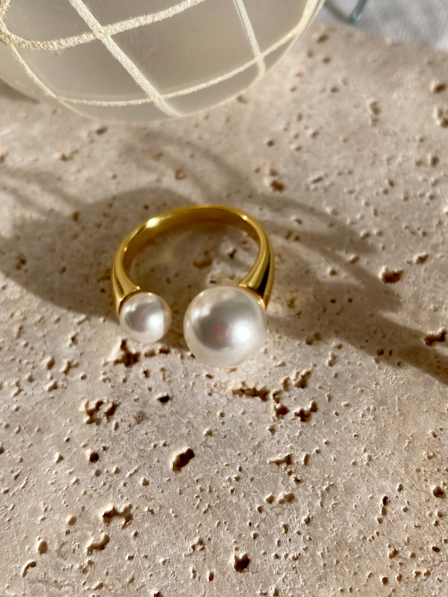 Two pearls ring
