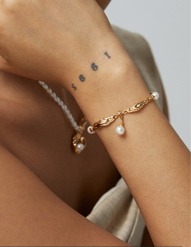 Vintage Elegance Freshwater Pearl Bracelet