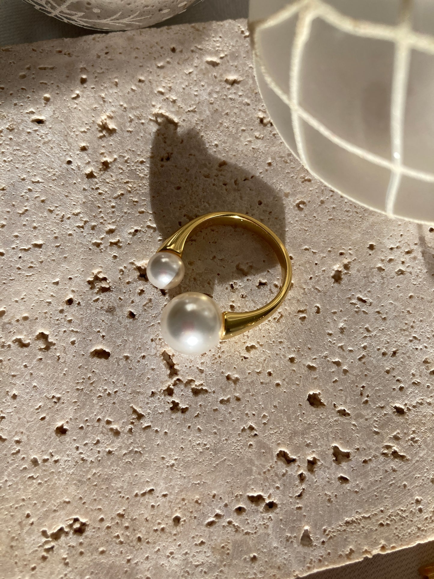 Two pearls ring