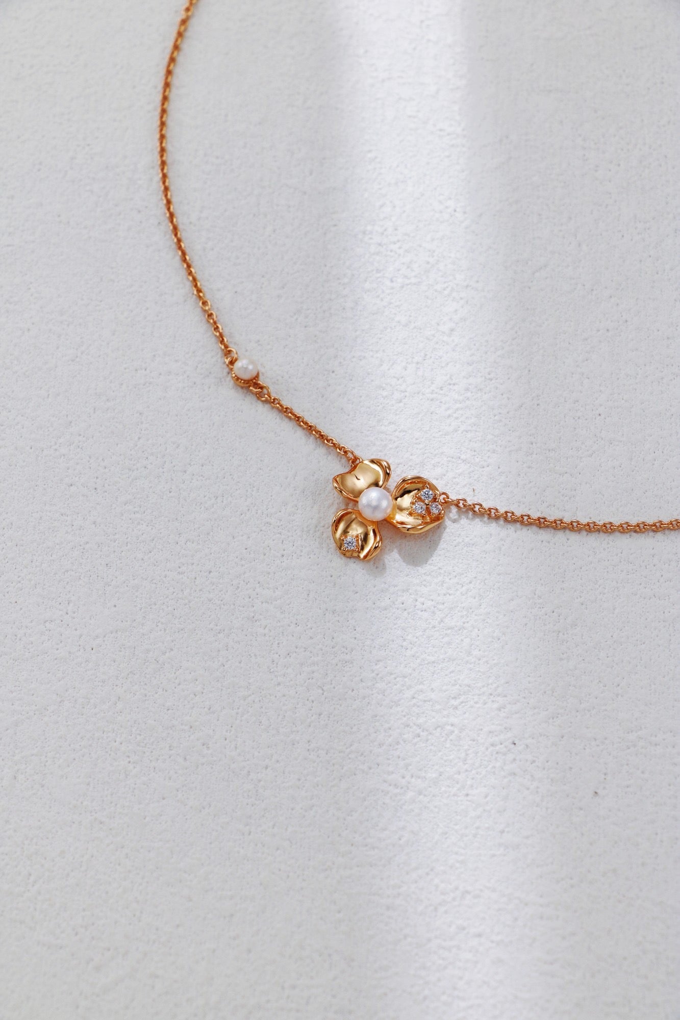 Pearl and Silver Flower Pendant Necklace