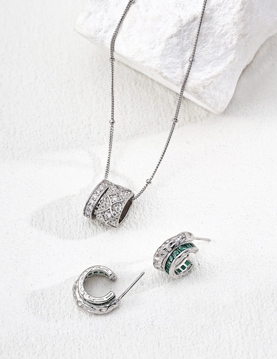 S925 Silver Vintage Zircon Pendant Necklace – Gold & Platinum
