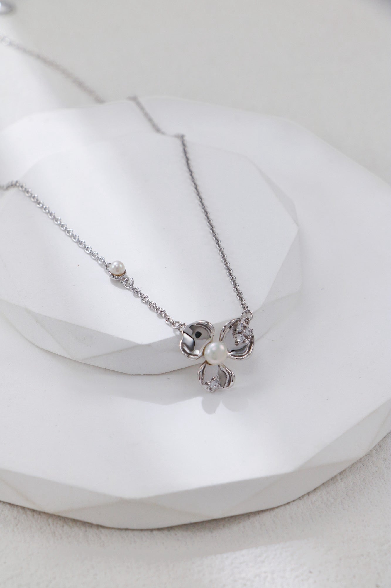 Pearl and Silver Flower Pendant Necklace