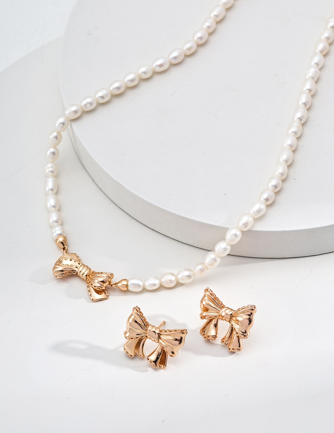 Bow Pearl Necklace and Studs
