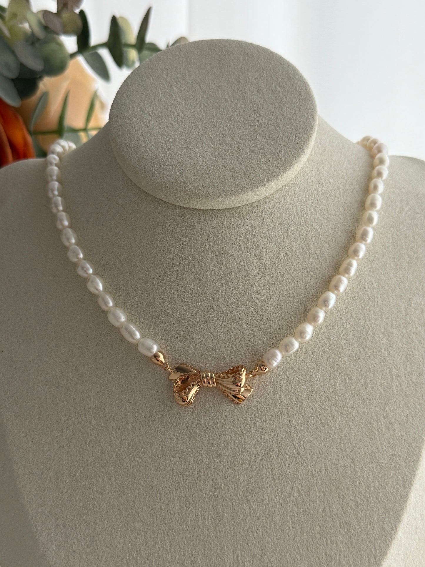 Bow Pearl Necklace and Studs