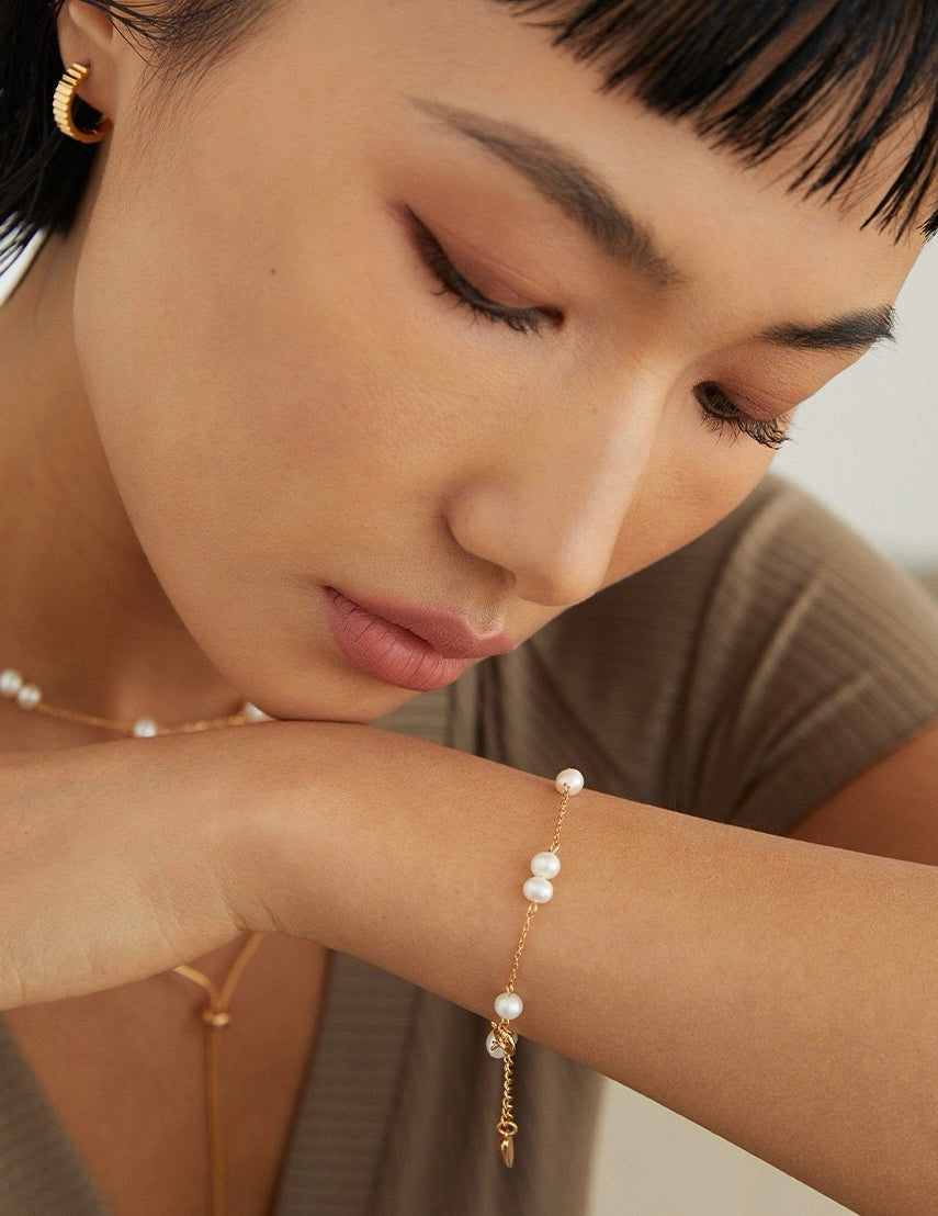 Minimalist Pearl Bracelet