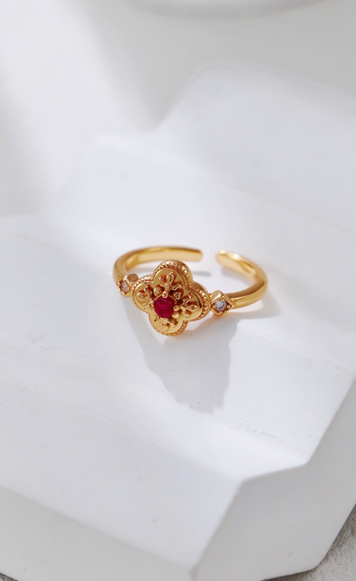 Vintage Zircon Ring