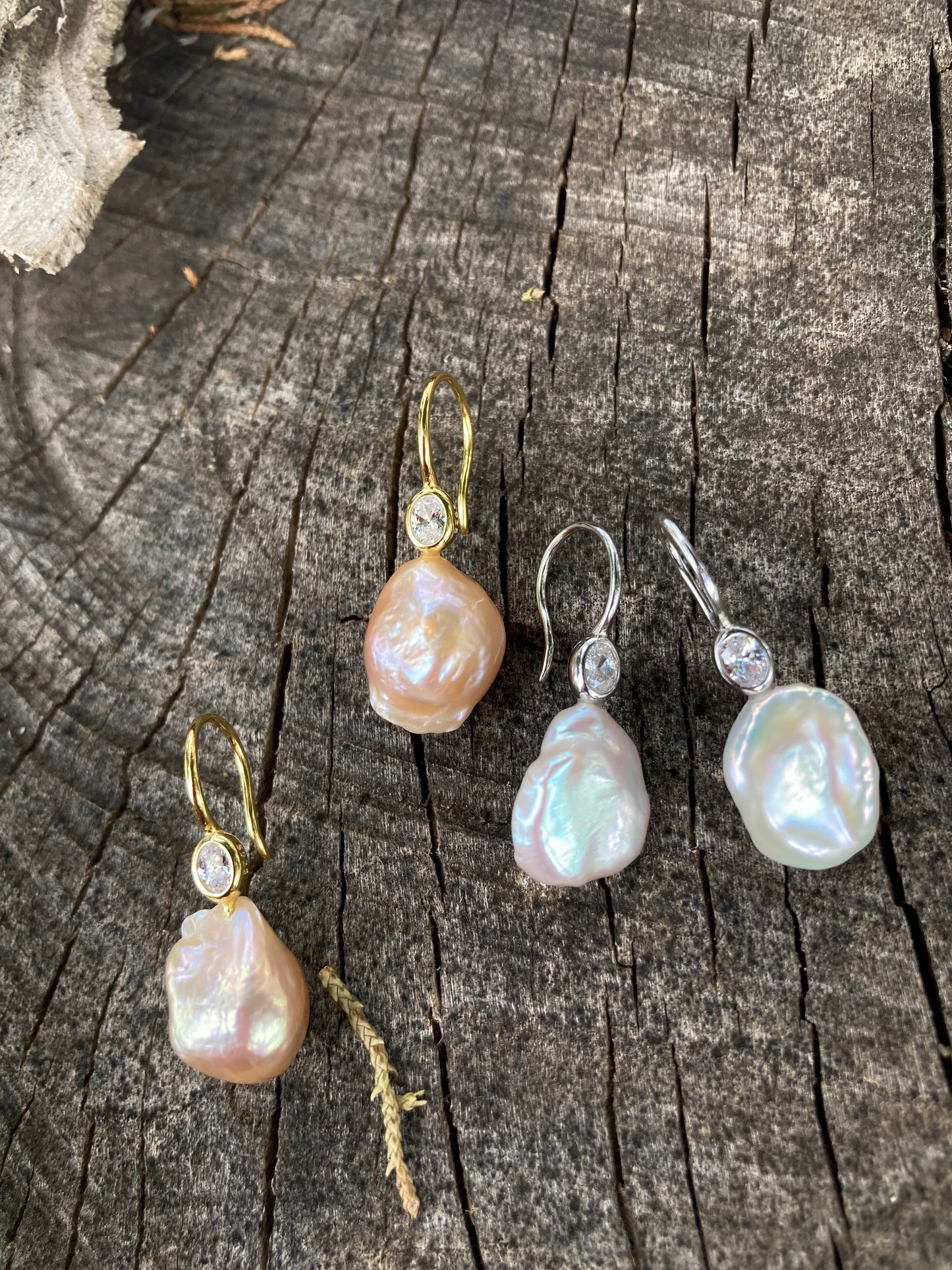 Flake Pearl Earrings