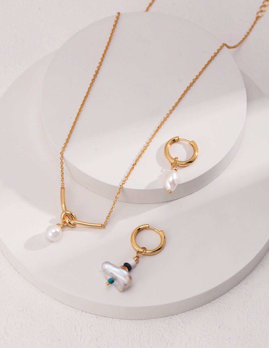 Lucky Knot Pearl Necklace