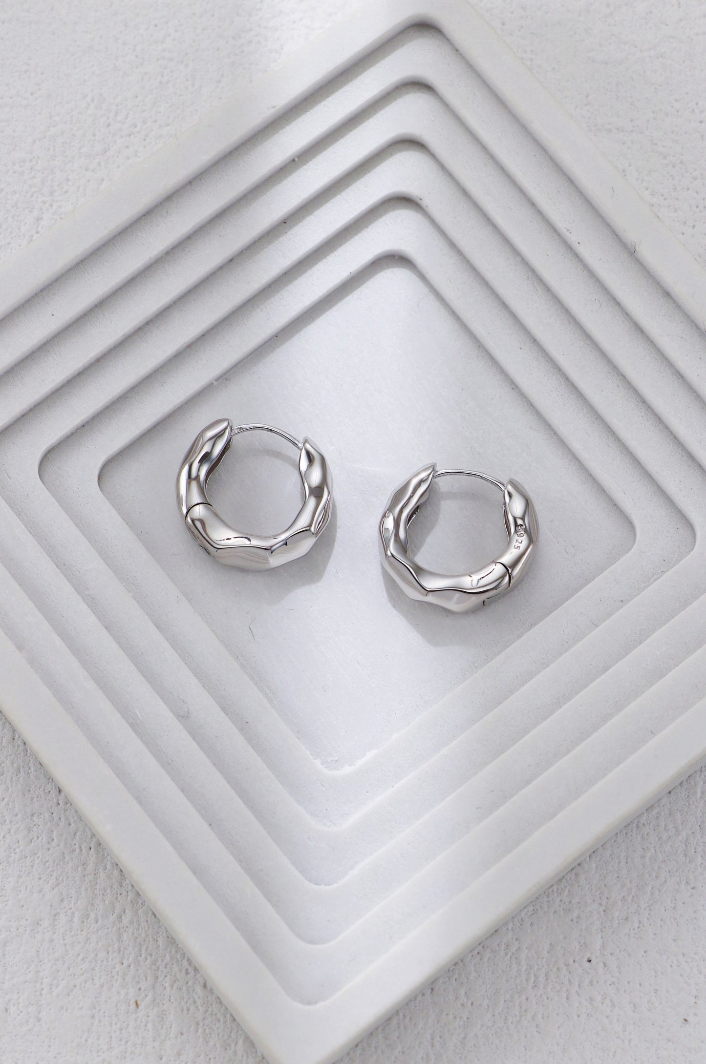 S925 Hammered Hoop Earrings – Handcrafted Texture in Gold or Silver