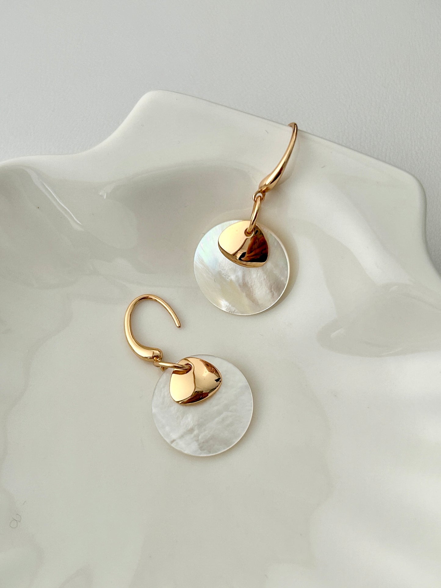 Wire Hook Shell Earrings