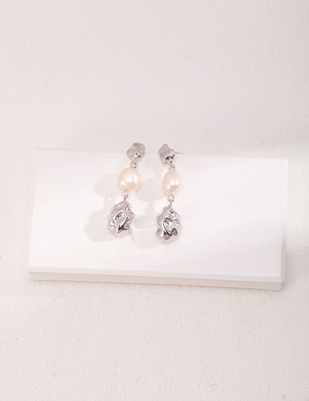 Aurora Pearl Necklace & Bracelet & Earrings Set