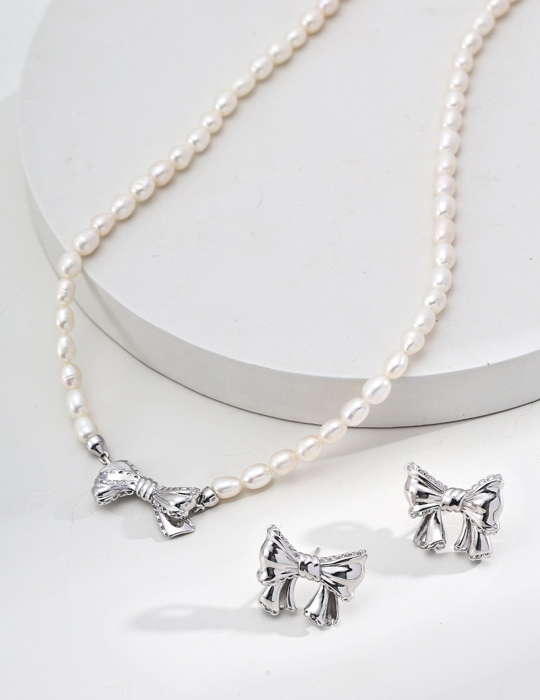 Bow Pearl Necklace and Studs