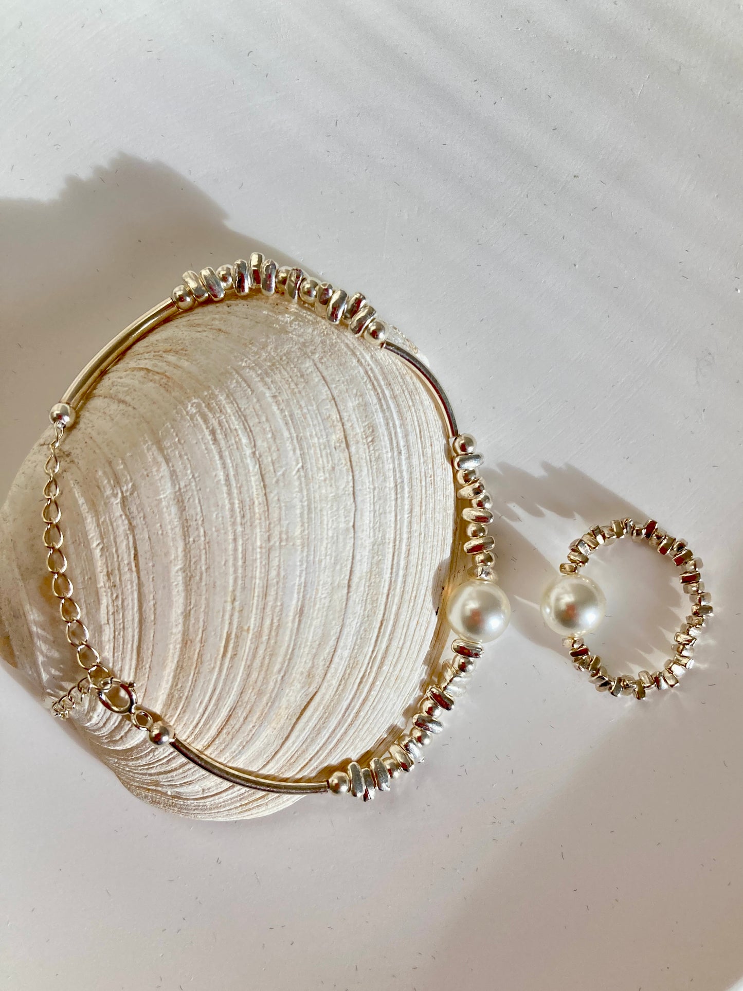 Pearl and silver chip ring
