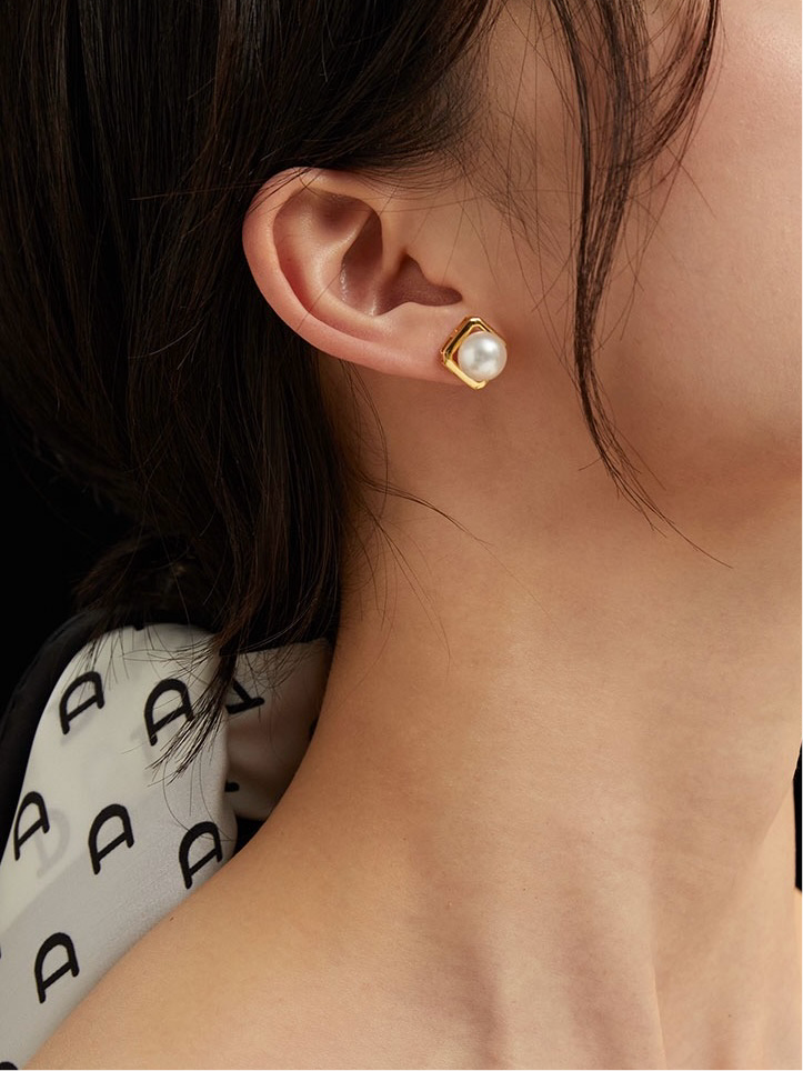 Pearl Studs in Square Frame