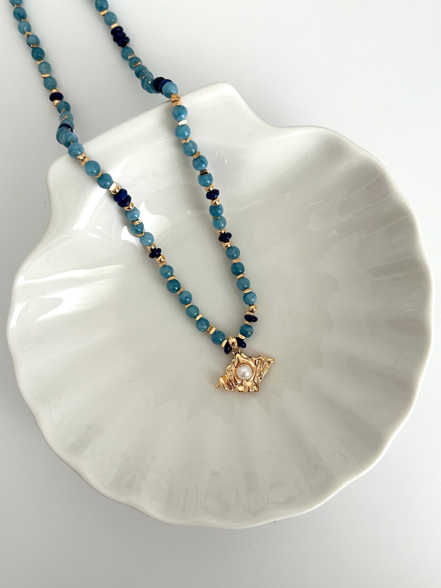 Lazurite beads necklace