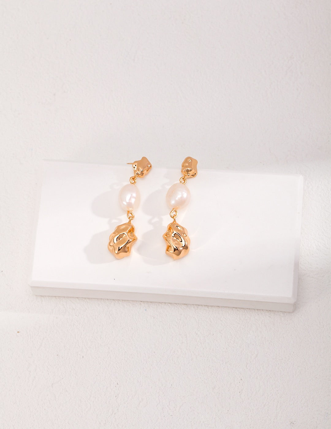 Aurora Pearl Necklace & Bracelet & Earrings Set