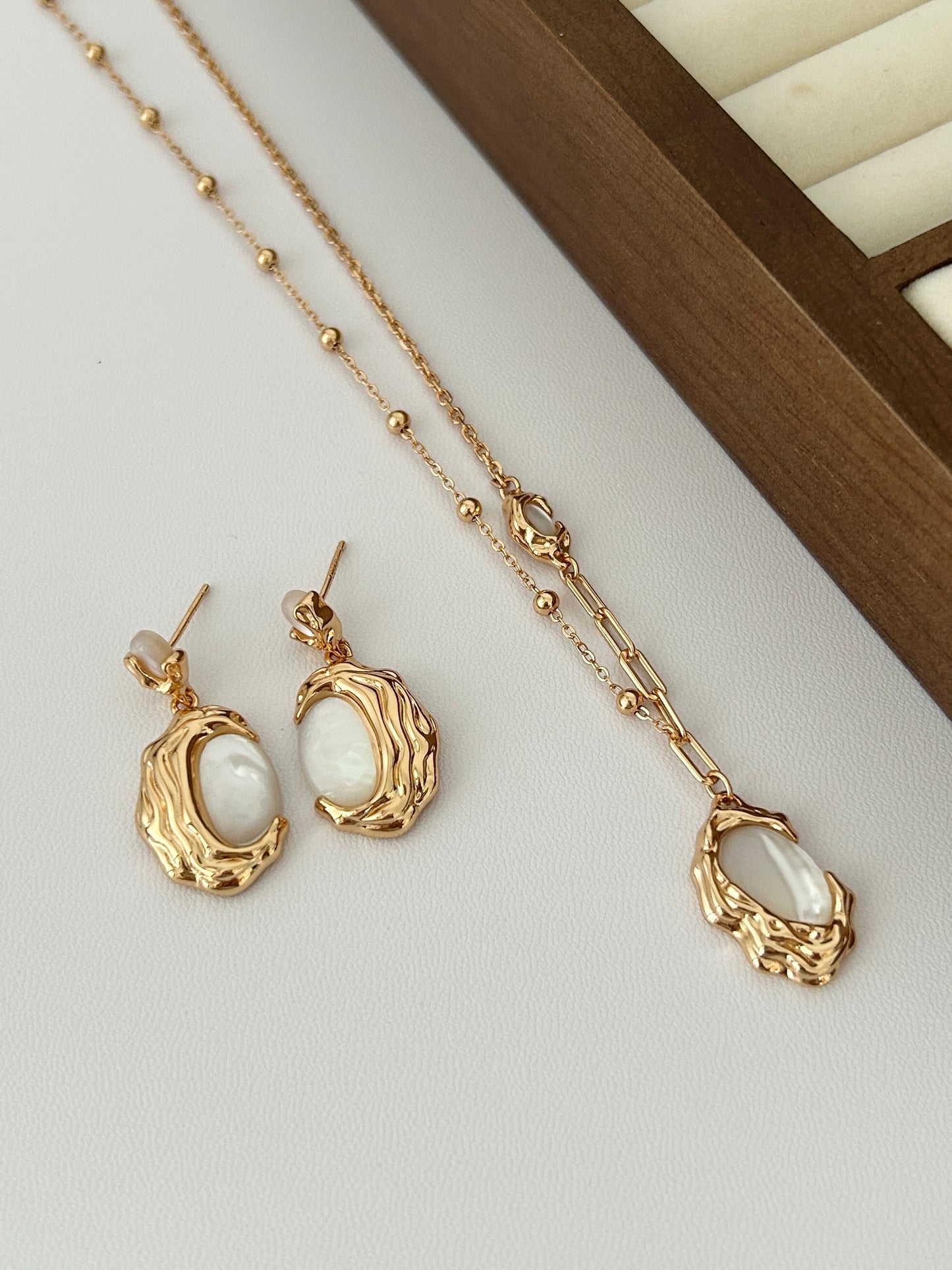 Magical Mirror Necklace and Earrings Set