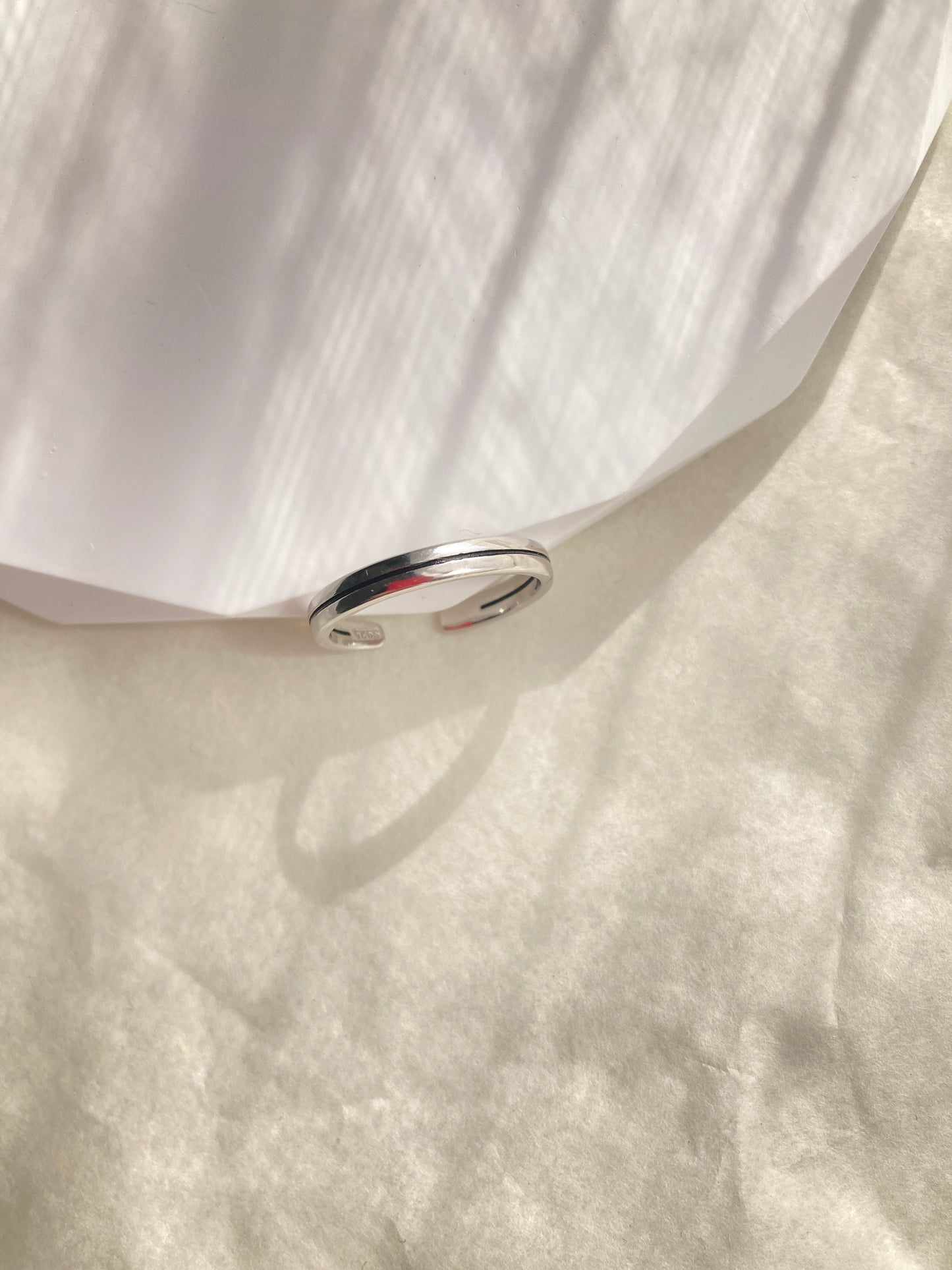 Minimalist One-line Sterling Silver Ring