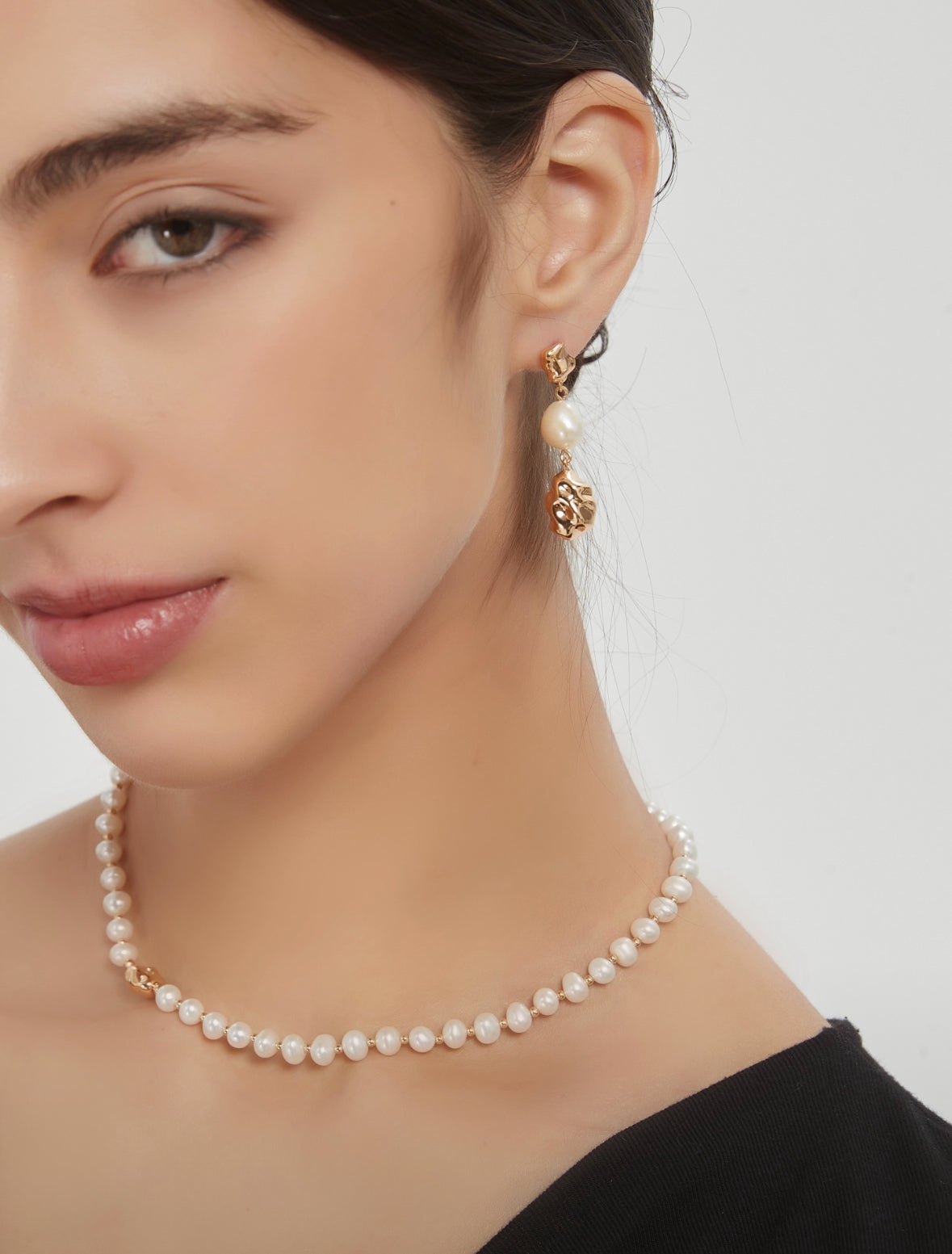 Aurora Pearl Necklace & Bracelet & Earrings Set
