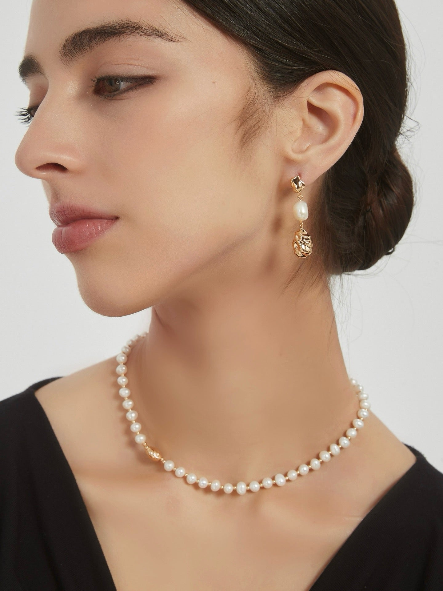 Aurora Pearl Necklace & Bracelet & Earrings Set