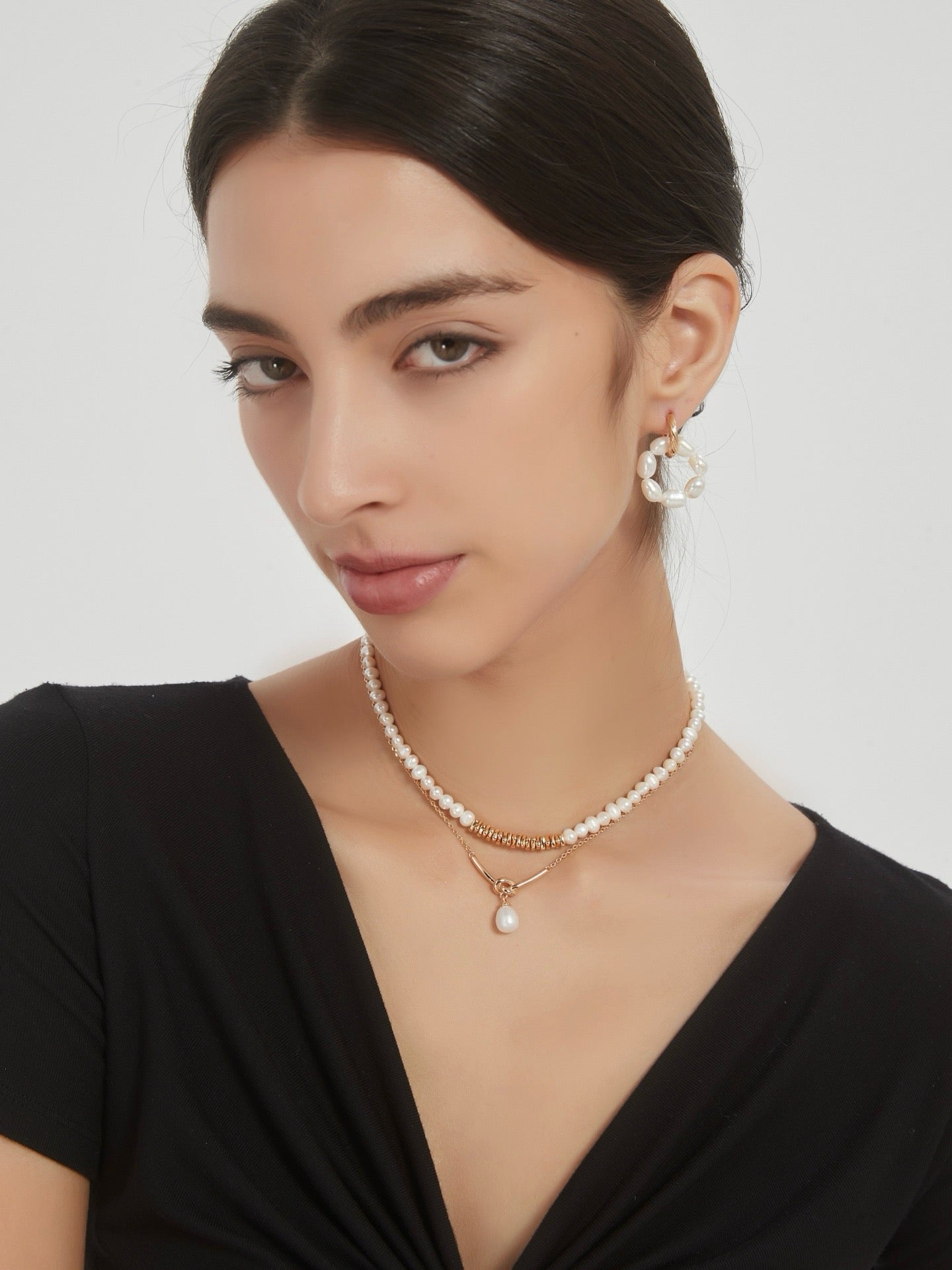 Lucky Knot Pearl Necklace