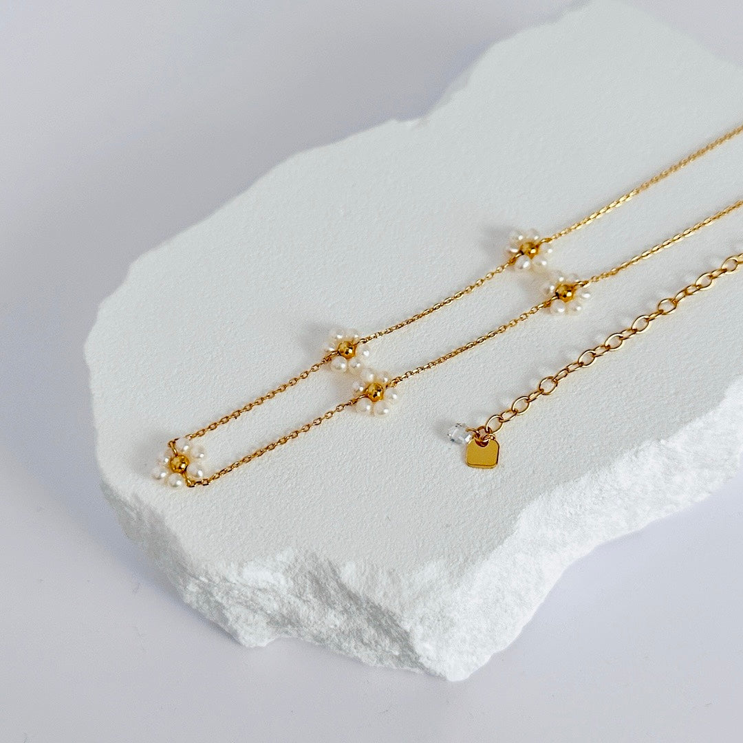 Pearl Daisy Necklace