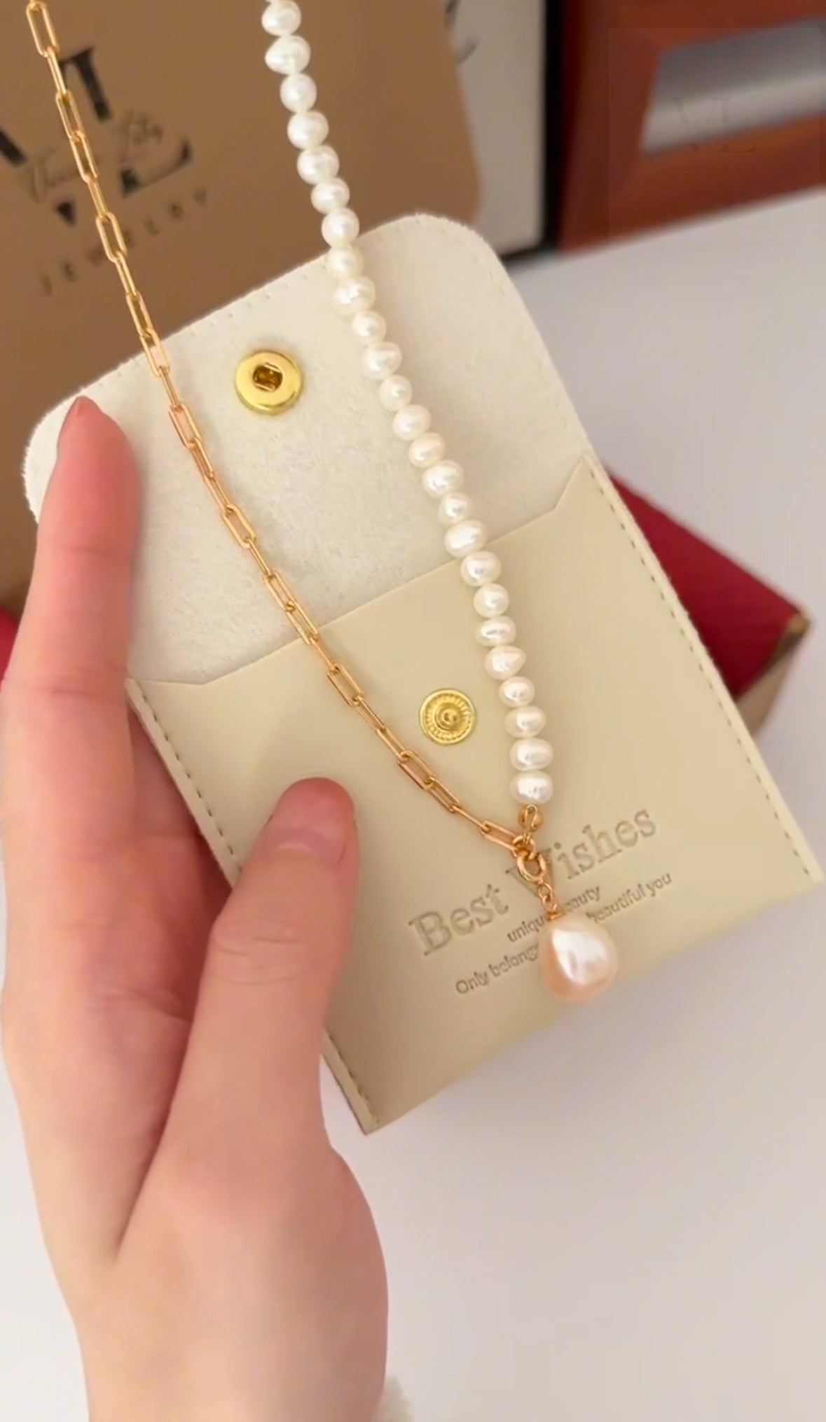 Pearl and Chain Necklace