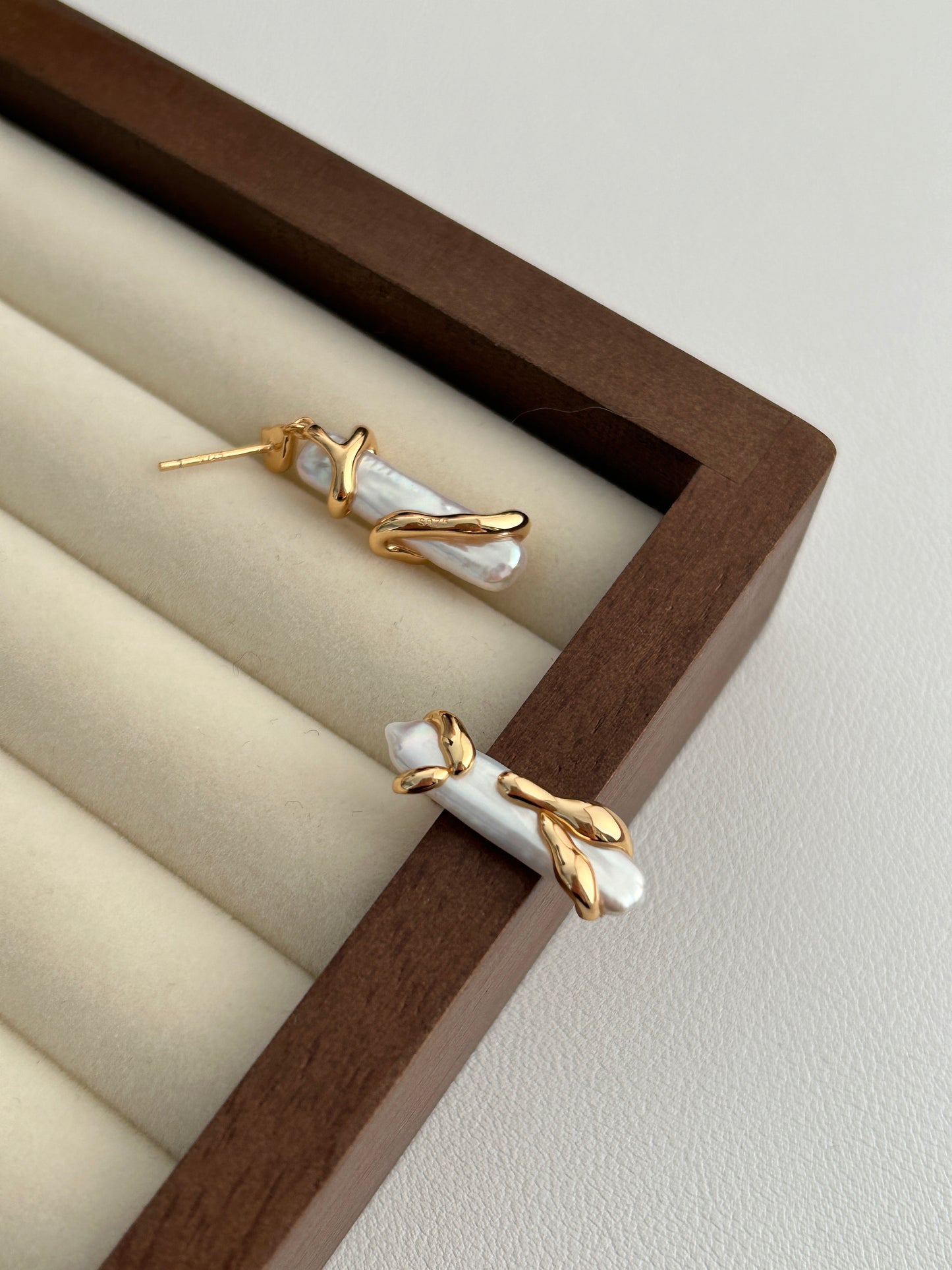 Baroque Gold Embrace Pearl Set