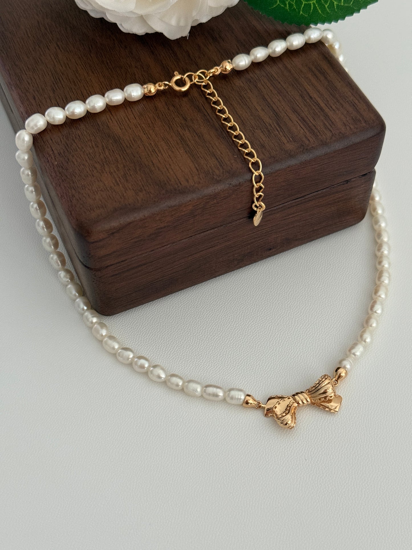 Bow Pearl Necklace and Studs