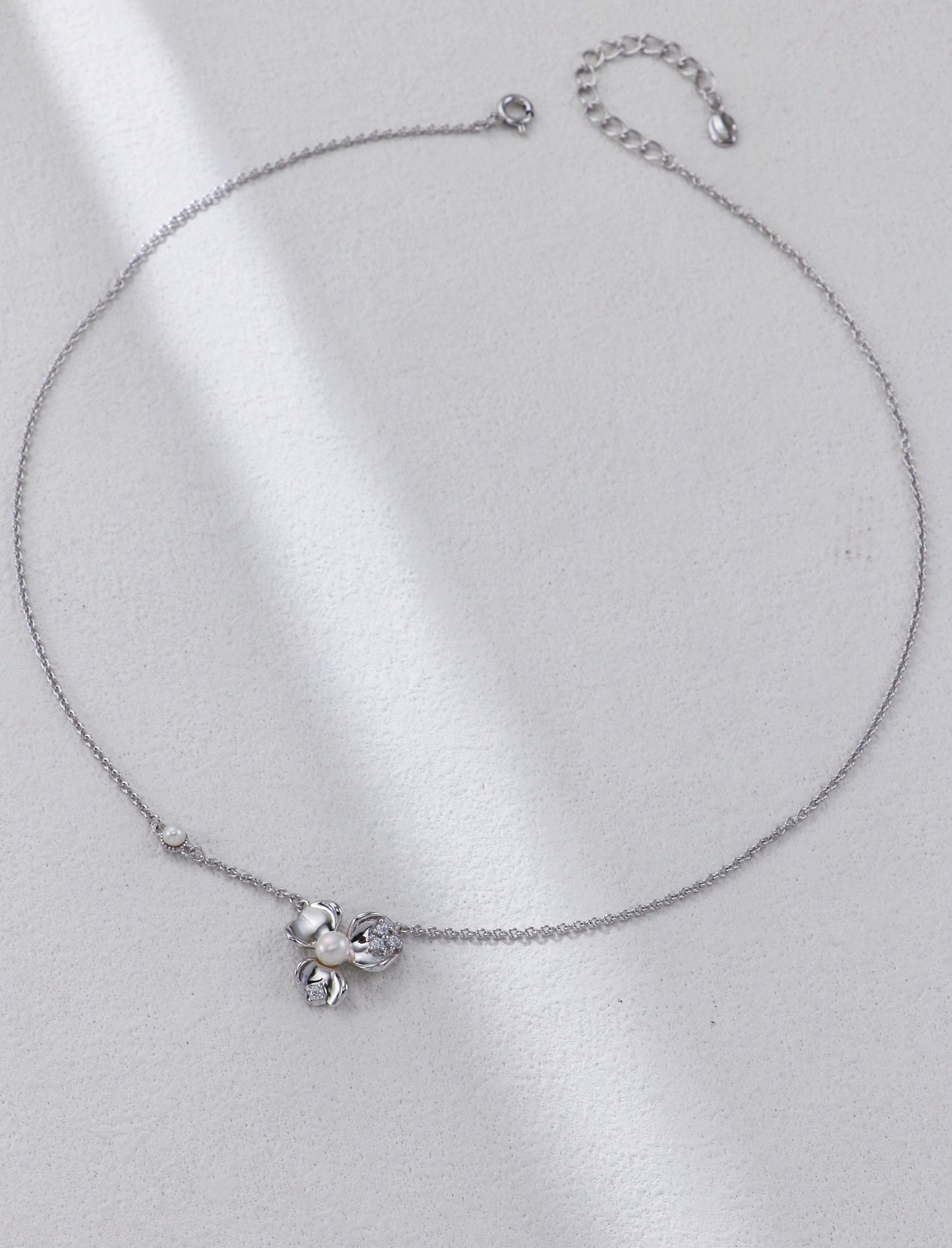 Pearl and Silver Flower Pendant Necklace